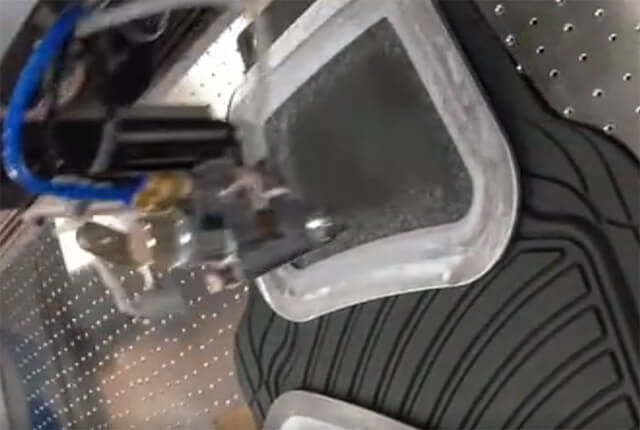 汽車(chē)內(nèi)飾噴膠機(jī)